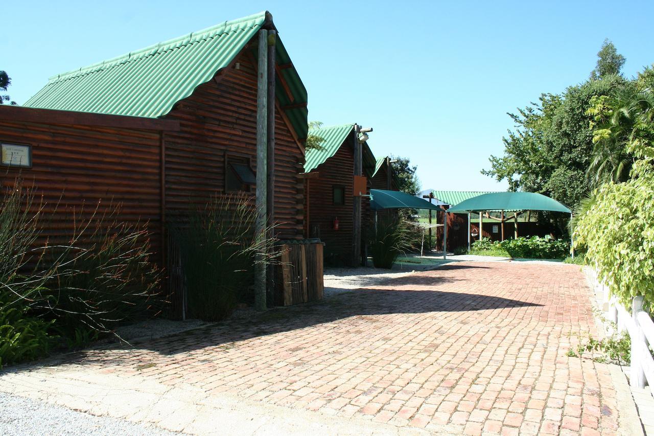 Mountain Breeze Log Cabins Villa Stormsrivier Exterior foto