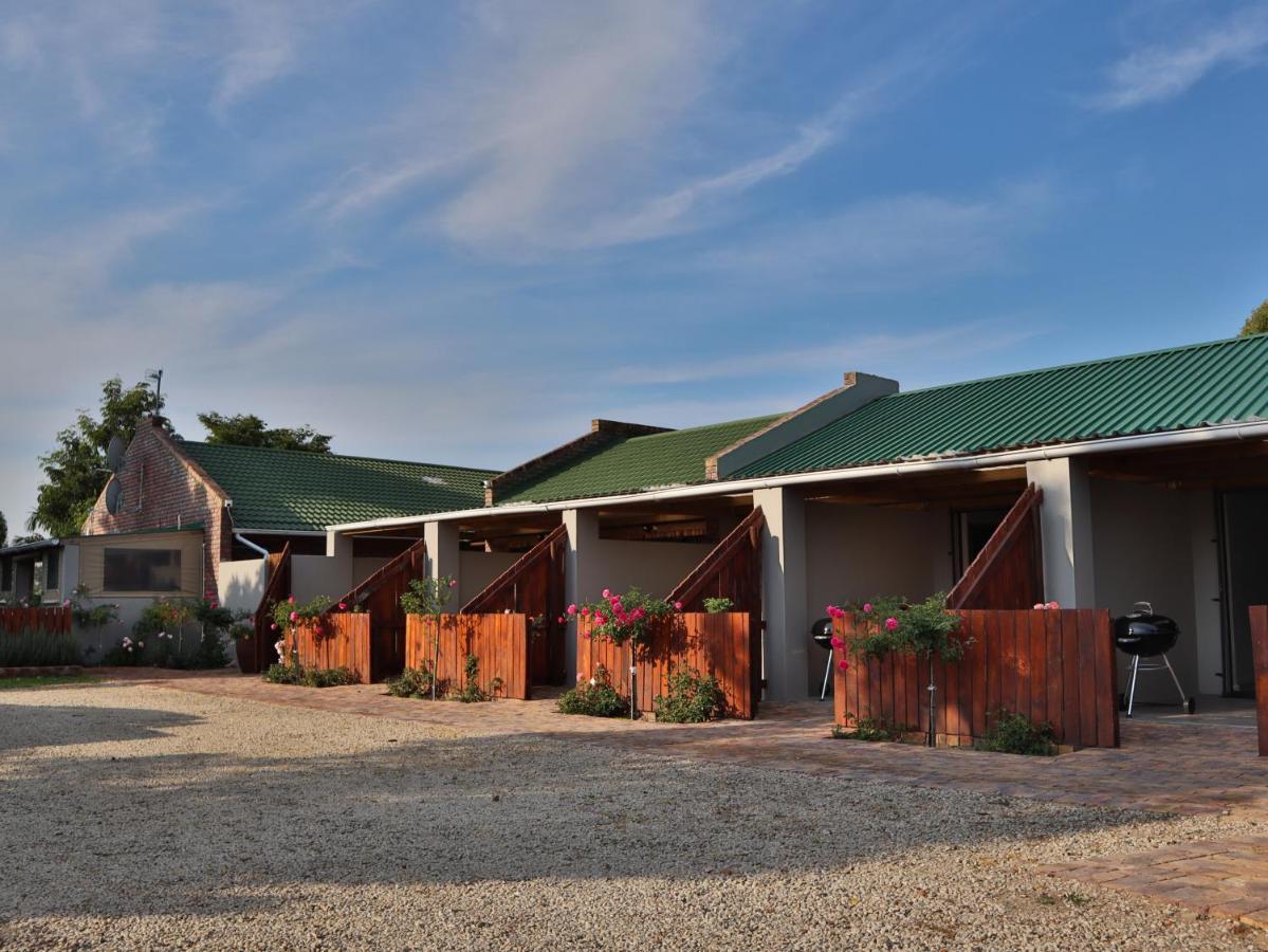 Mountain Breeze Log Cabins Villa Stormsrivier Exterior foto