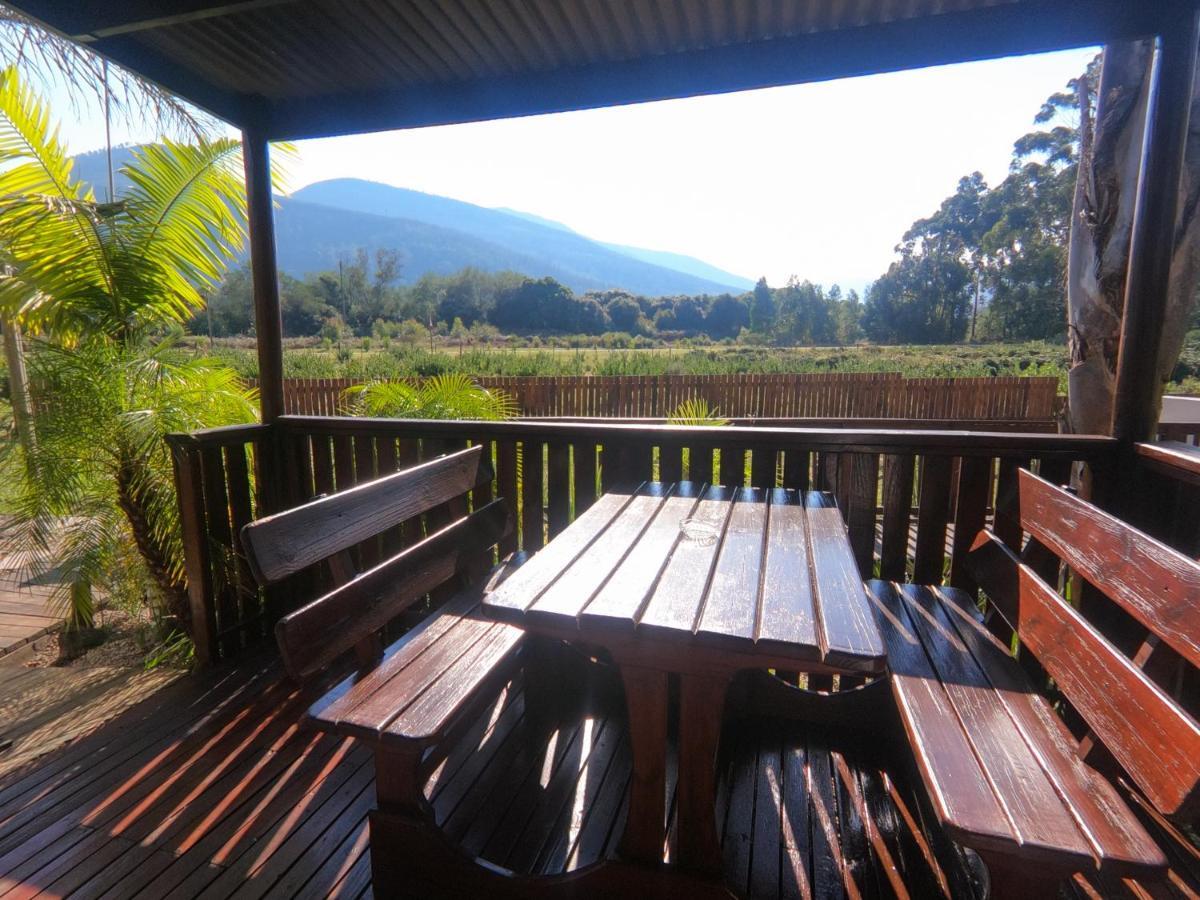 Mountain Breeze Log Cabins Villa Stormsrivier Exterior foto